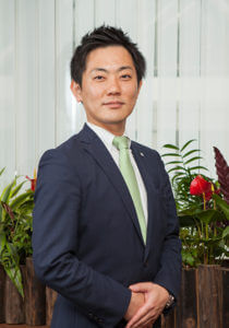 事業承継支援部　山田